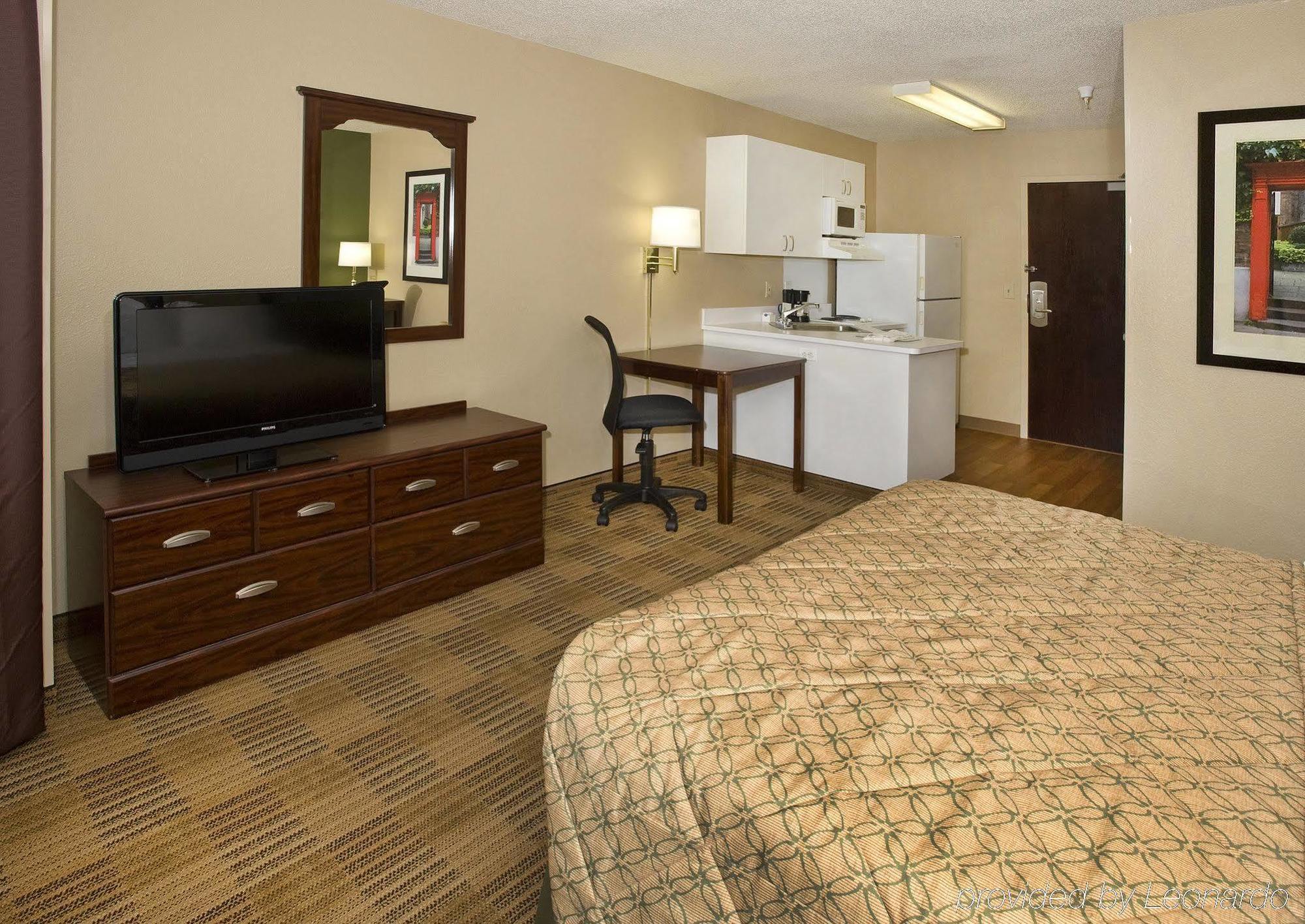 Extended Stay America Suites - Santa Barbara - Calle Real Room photo